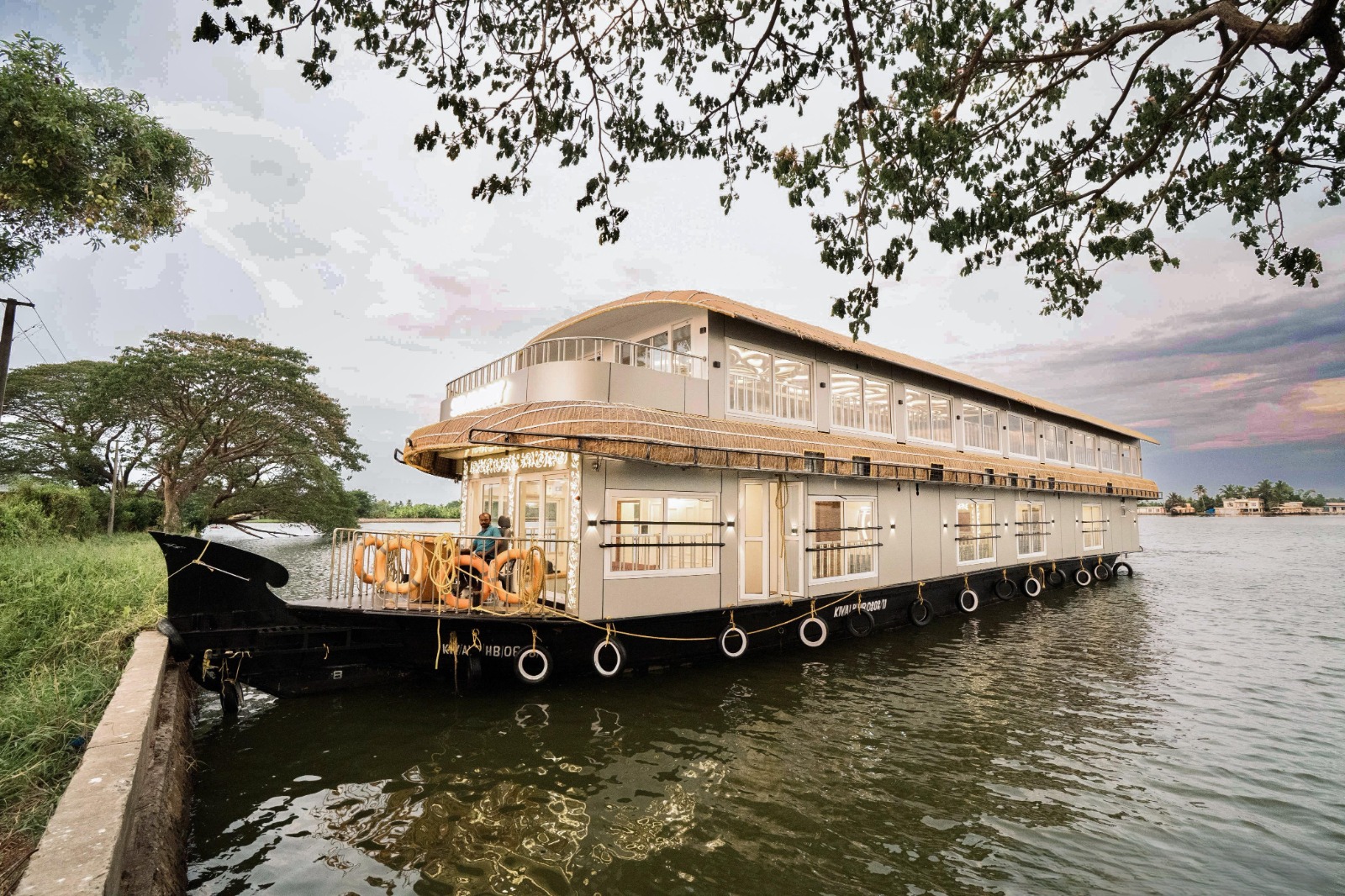 Alleppey Boat House Trip